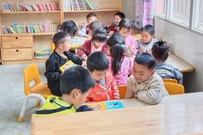 我们村的年轻人，是下一代的引路人